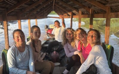 Students on Environmental Science trip in Peru, Amazon